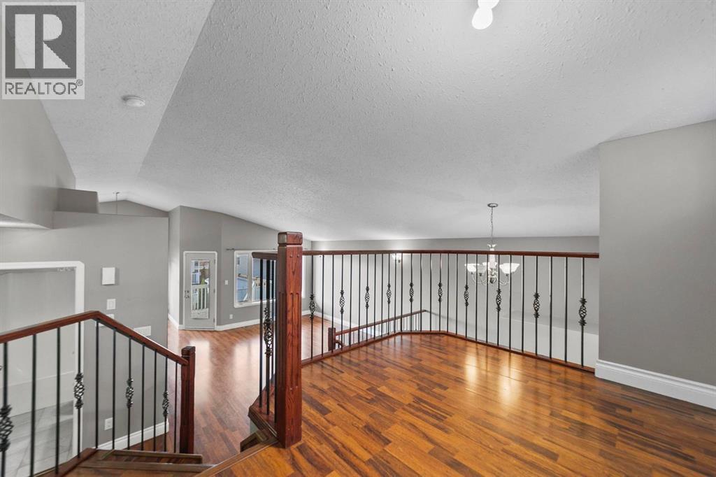 24 Elliott Drive, Camrose, Alberta  T4V 4V6 - Photo 14 - A2263763