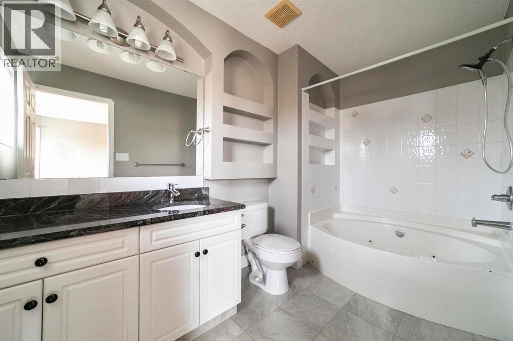 24 Elliott Drive, Camrose, Alberta  T4V 4V6 - Photo 17 - A2263763