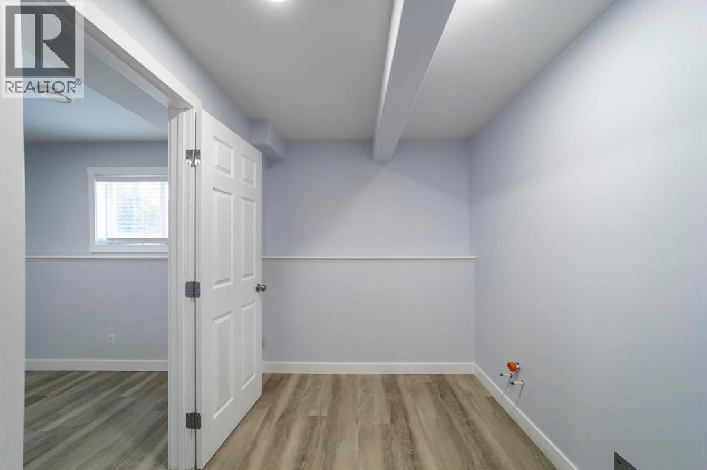 24 Elliott Drive, Camrose, Alberta  T4V 4V6 - Photo 21 - A2263763
