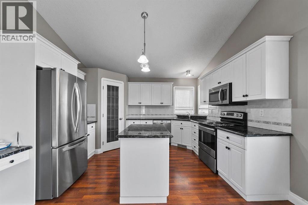 24 Elliott Drive, Camrose, Alberta  T4V 4V6 - Photo 8 - A2263763