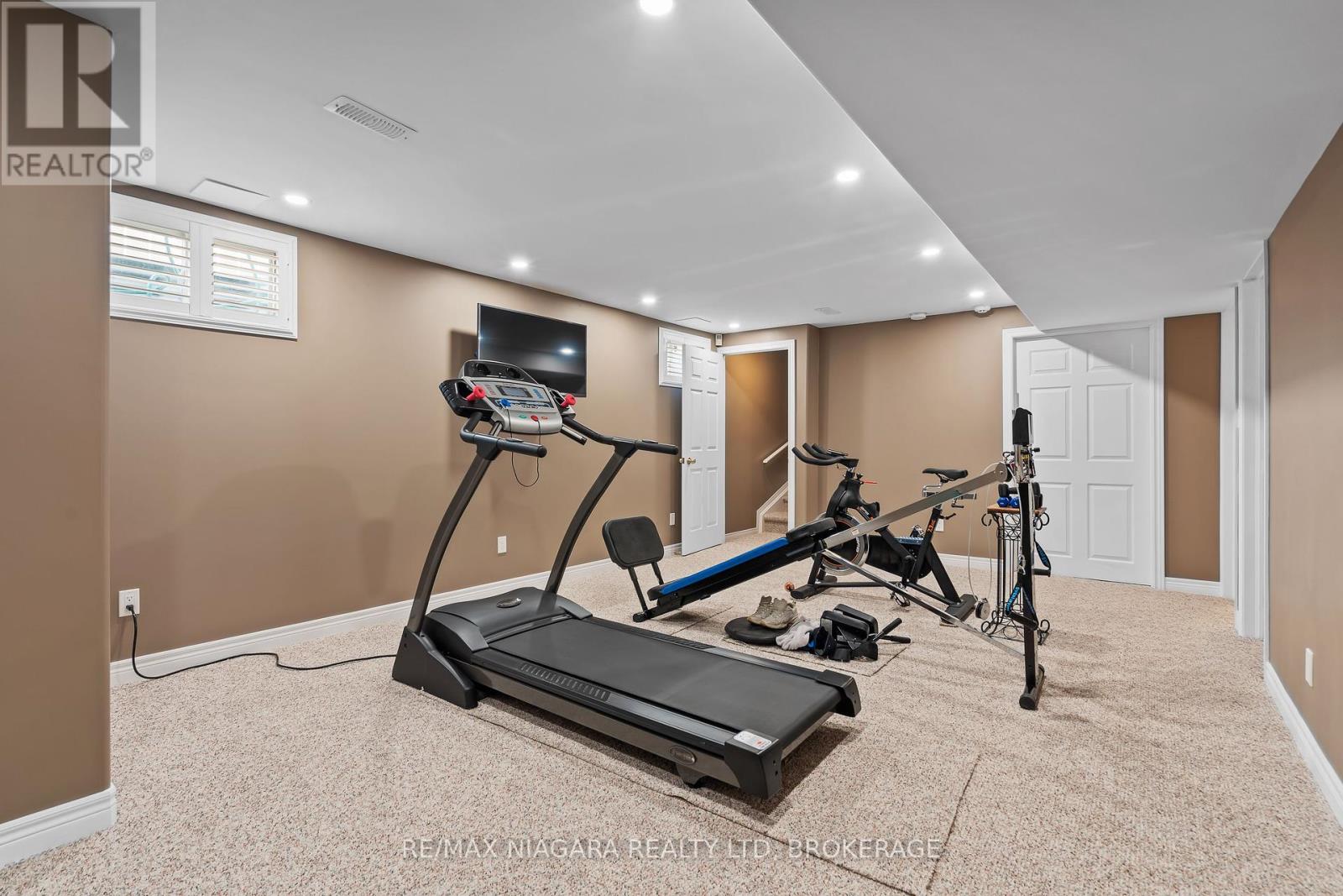 208 Autumn Crescent, Welland, Ontario  L3C 7K2 - Photo 17 - X12465211