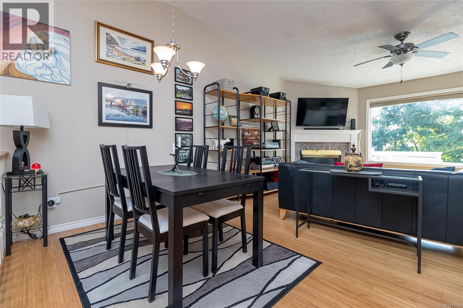 999 Admirals Rd, Esquimalt, British Columbia  V9A 2P1 - Photo 10 - 1017584