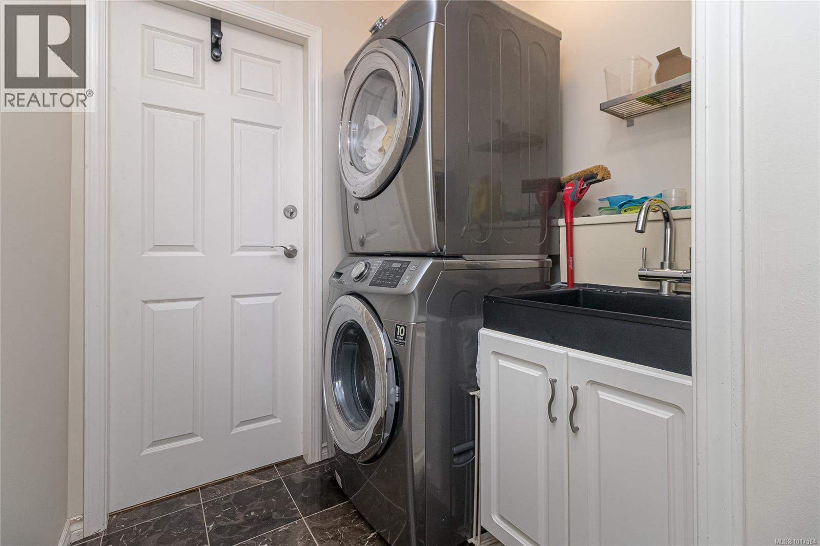 999 Admirals Rd, Esquimalt, British Columbia  V9A 2P1 - Photo 27 - 1017584