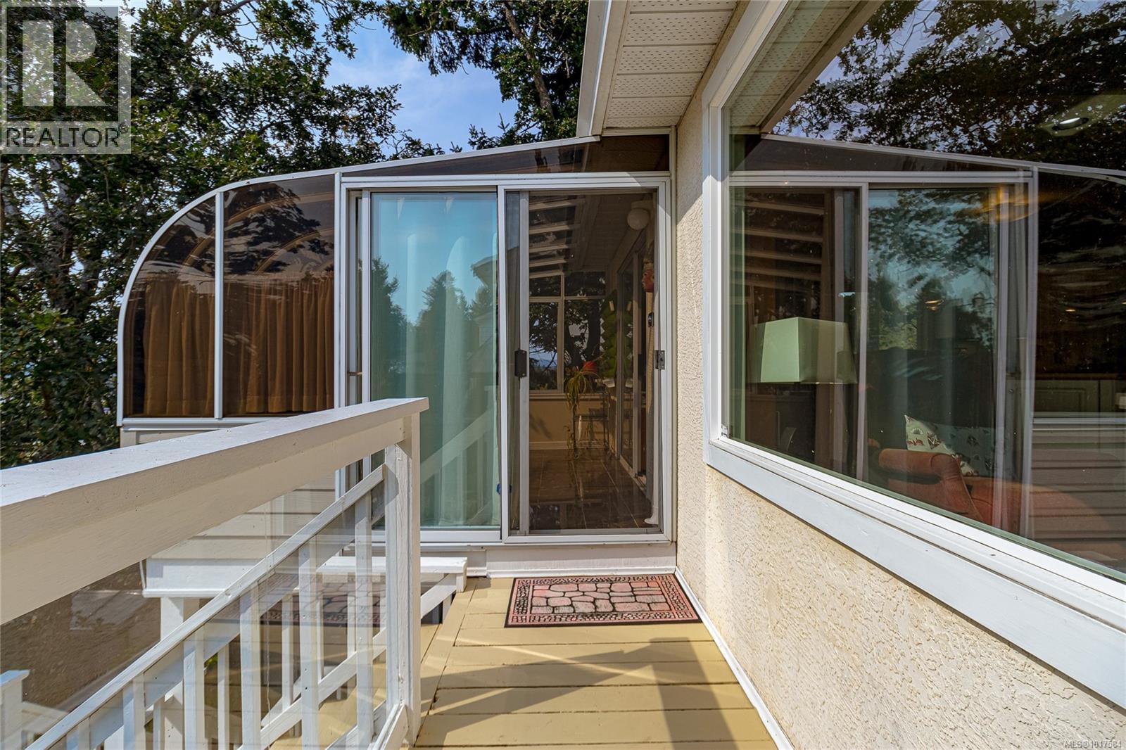 999 Admirals Rd, Esquimalt, British Columbia  V9A 2P1 - Photo 49 - 1017584