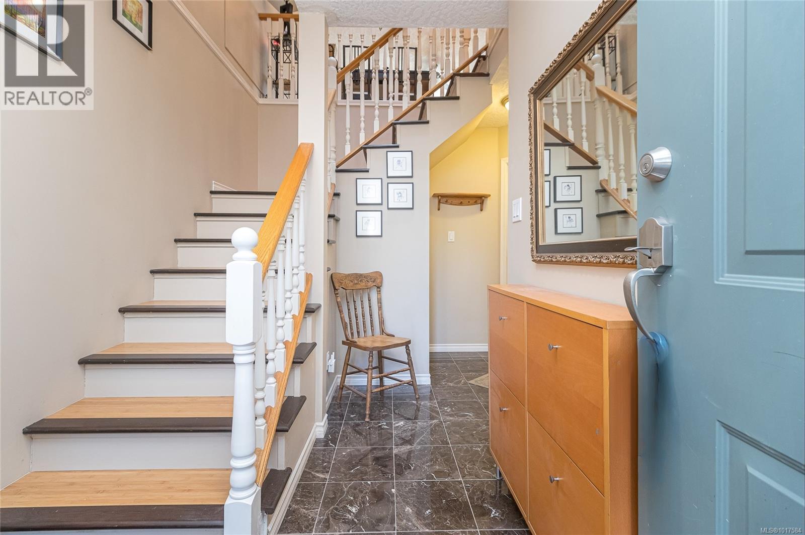 999 Admirals Rd, Esquimalt, British Columbia  V9A 2P1 - Photo 5 - 1017584