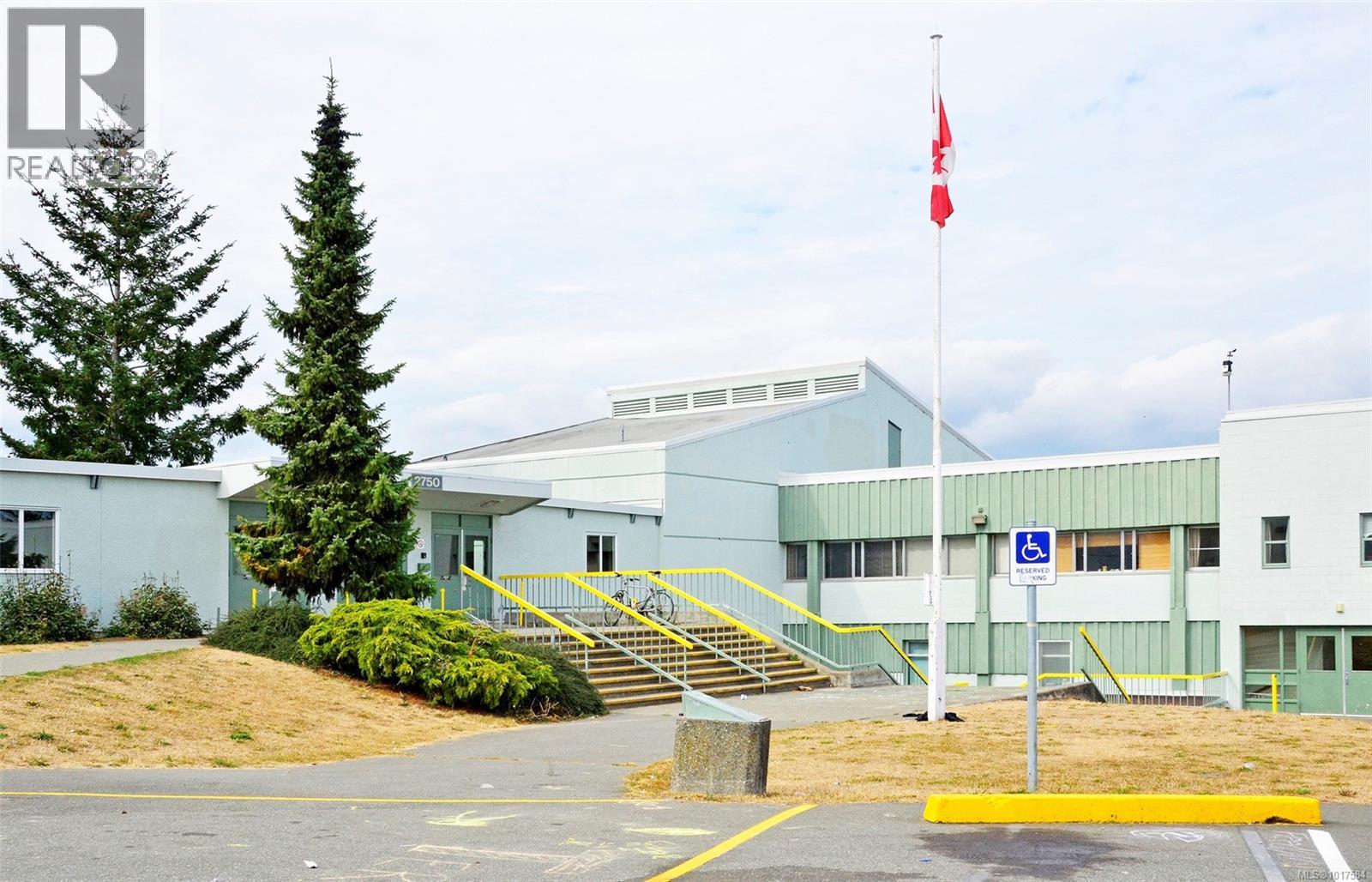 999 Admirals Rd, Esquimalt, British Columbia  V9A 2P1 - Photo 66 - 1017584