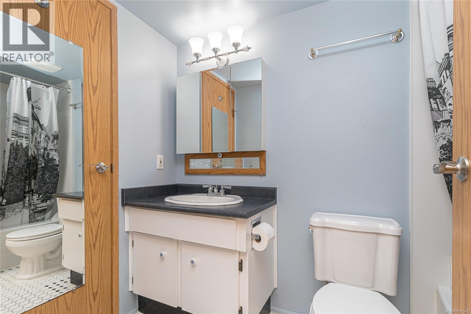 512 75 Gorge Rd W, Saanich, British Columbia V9A 7A9 - Photo 12 - 1017542