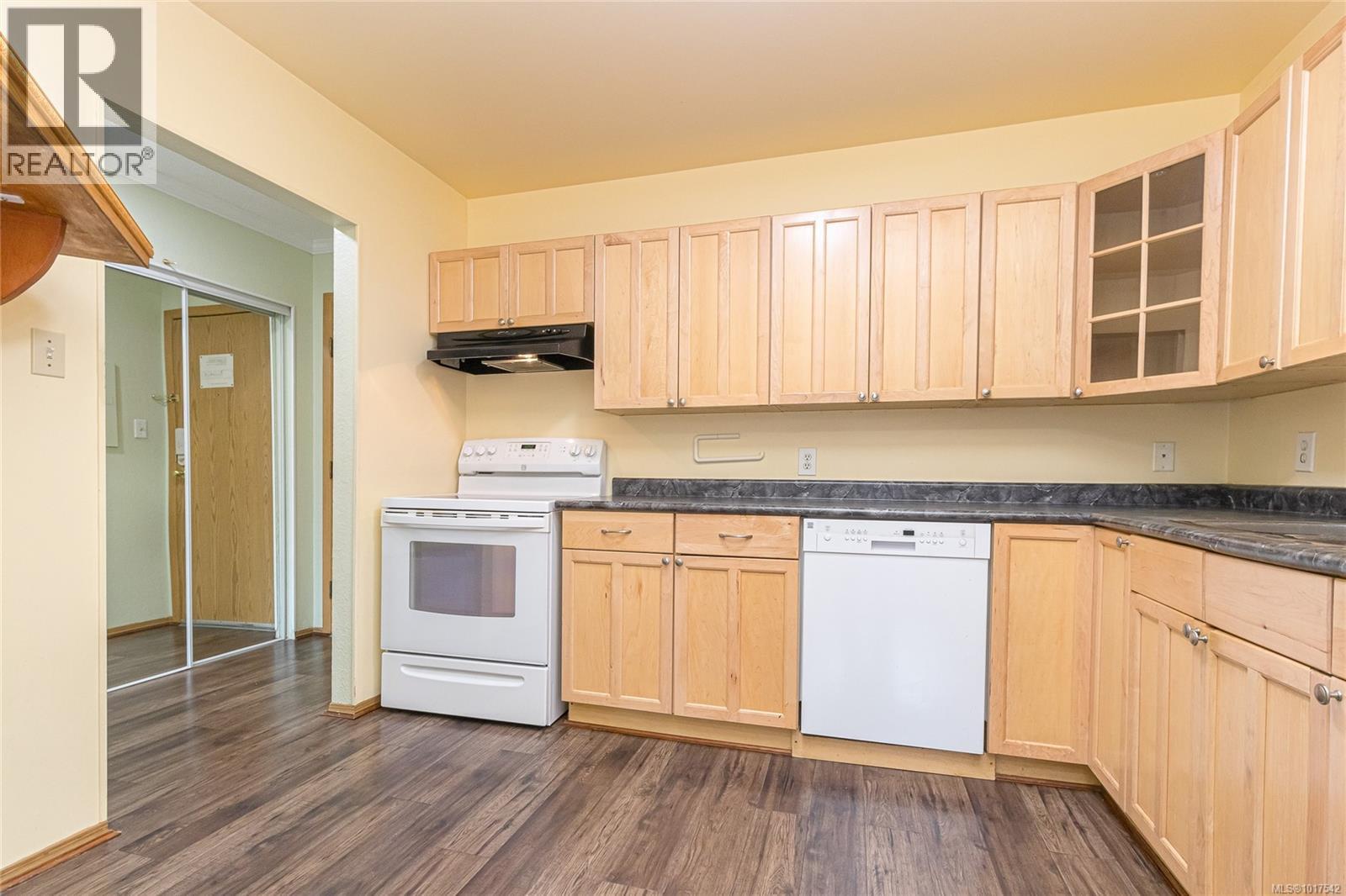 512 75 Gorge Rd W, Saanich, British Columbia V9A 7A9 - Photo 10 - 1017542