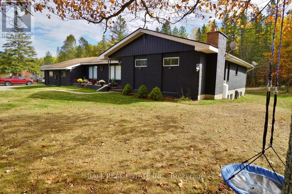 20 Musclow-Greenview Road, Hastings Highlands, Ontario  K0L 1C0 - Photo 2 - X12333531