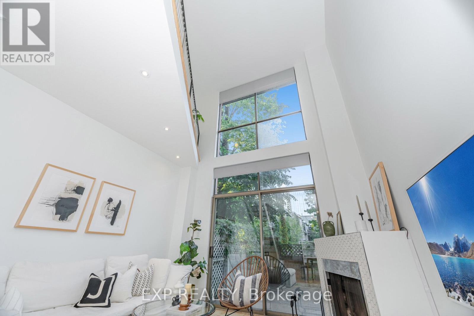 42 Wascana Avenue, Toronto, Ontario  M5A 1V5 - Photo 10 - C12465037