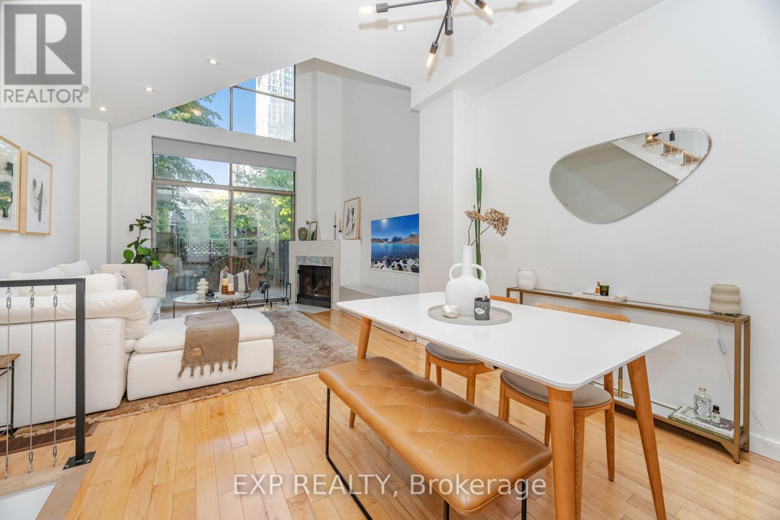 42 Wascana Avenue, Toronto, Ontario  M5A 1V5 - Photo 7 - C12465037