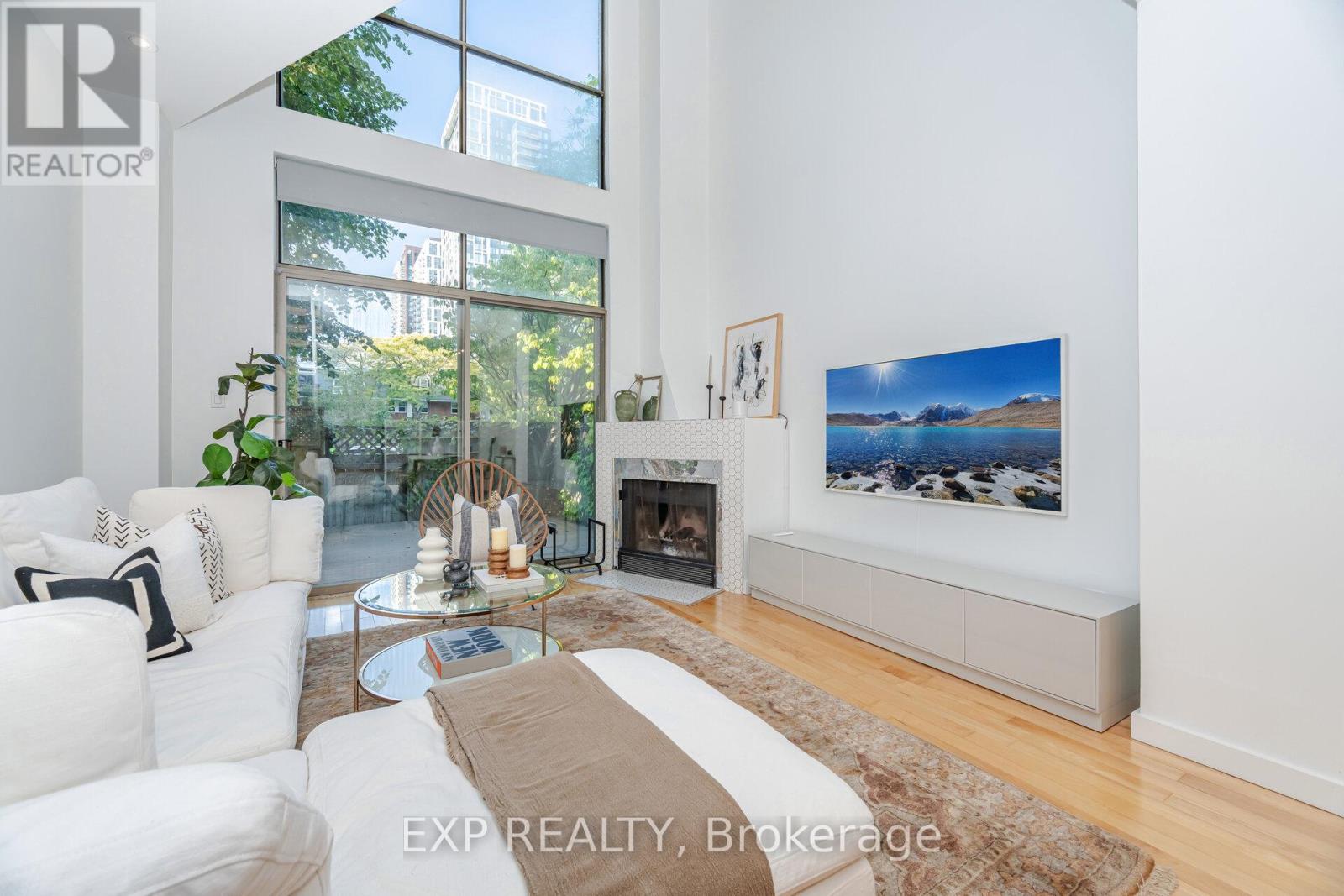 42 Wascana Avenue, Toronto, Ontario  M5A 1V5 - Photo 8 - C12465037