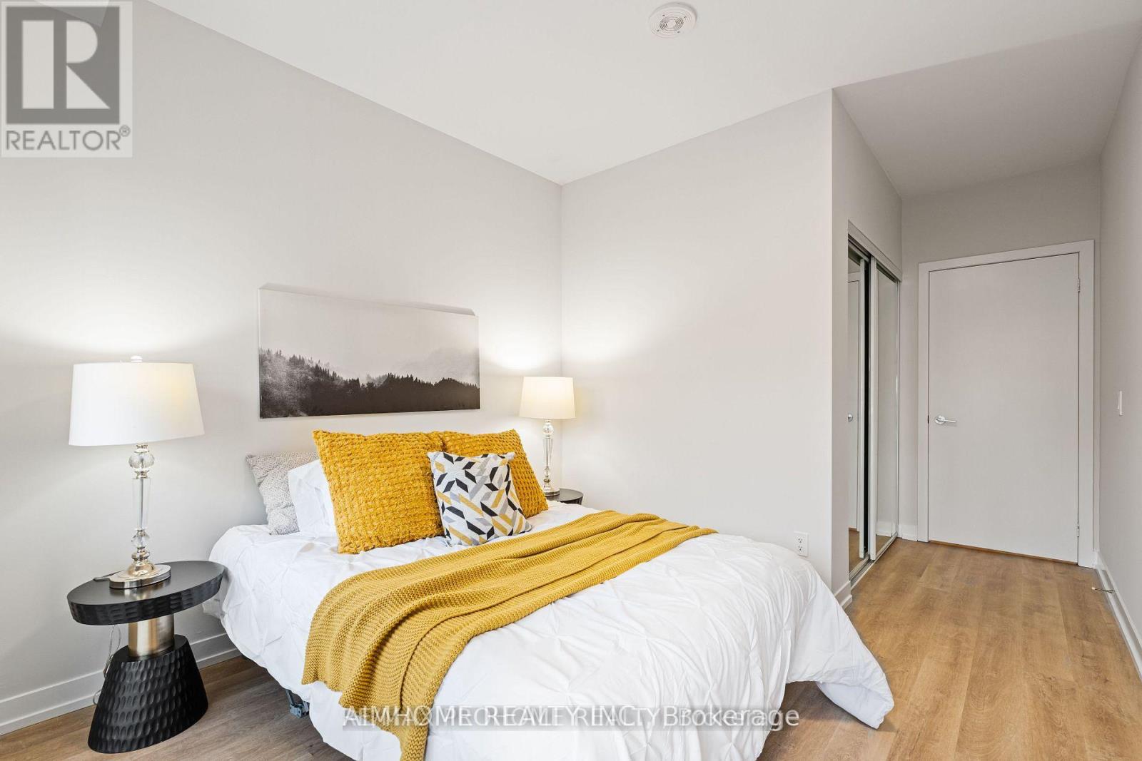 87 WOOD ST S TH01 STREET S, Toronto, Ontario