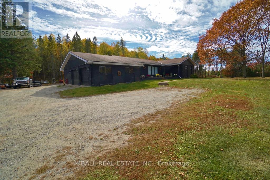 20 Musclow-Greenview Road, Hastings Highlands, Ontario  K0L 1C0 - Photo 3 - X12333531