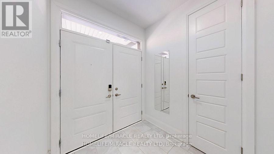 2849 Foxden Square, Pickering, Ontario  L1X 0N9 - Photo 2 - E12465088