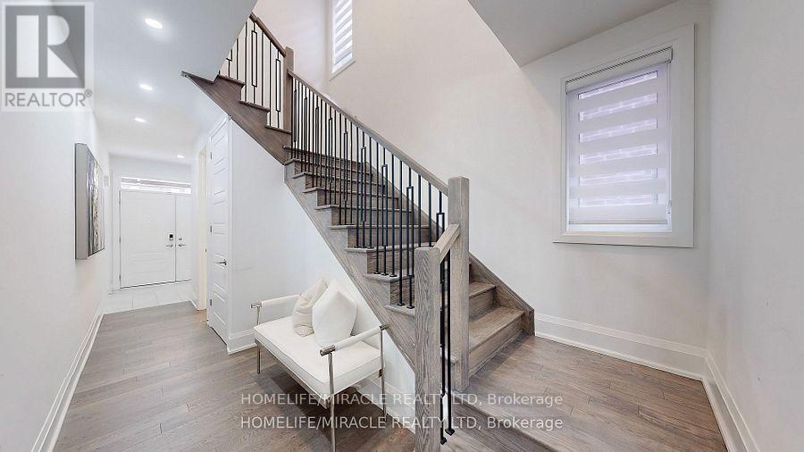 2849 Foxden Square, Pickering, Ontario  L1X 0N9 - Photo 5 - E12465088