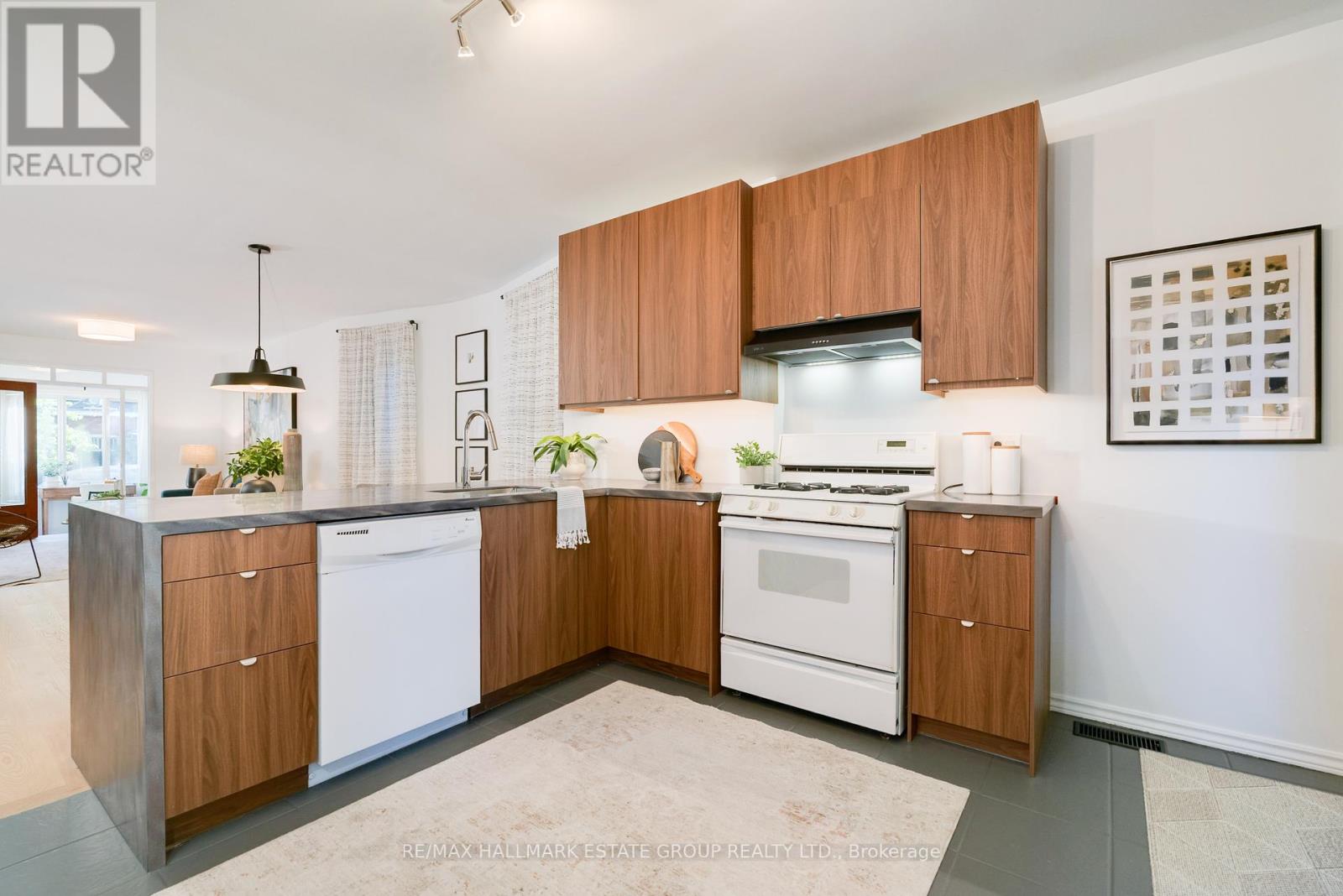 4 Riverdale Avenue, Toronto, Ontario  M4K 1C3 - Photo 14 - E12465089