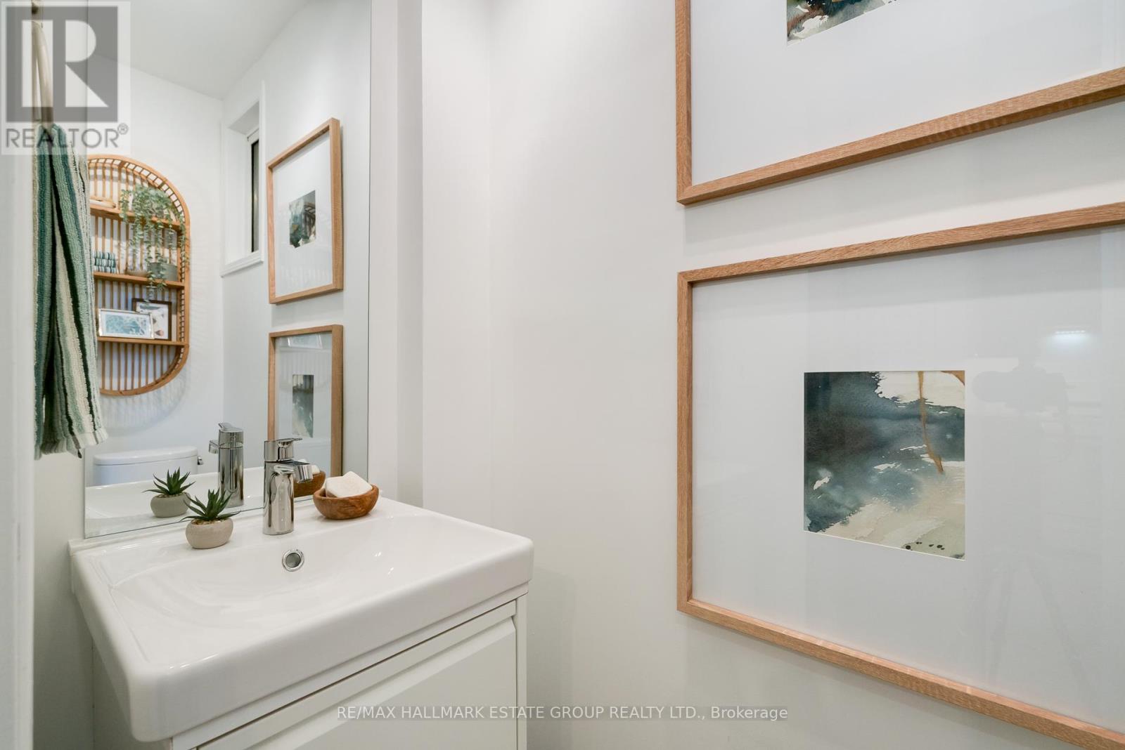 4 Riverdale Avenue, Toronto, Ontario  M4K 1C3 - Photo 16 - E12465089