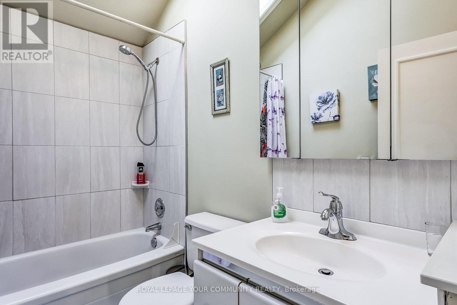 2 Rougecrest Drive, Markham, Ontario  L3P 3B6 - Photo 12 - N12465005