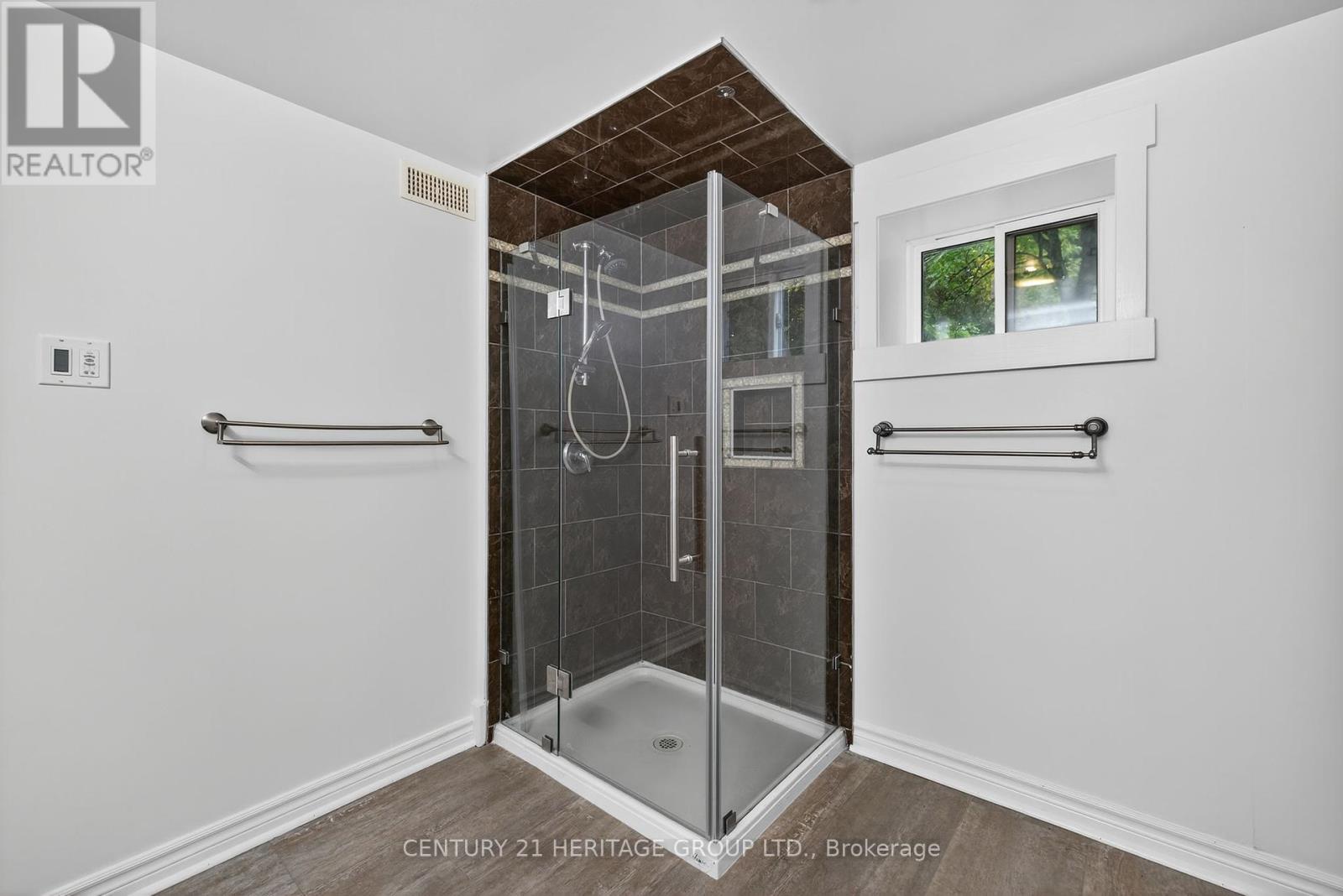 49 Bayview Parkway, Newmarket, Ontario  L3Y 3W2 - Photo 36 - N12465081