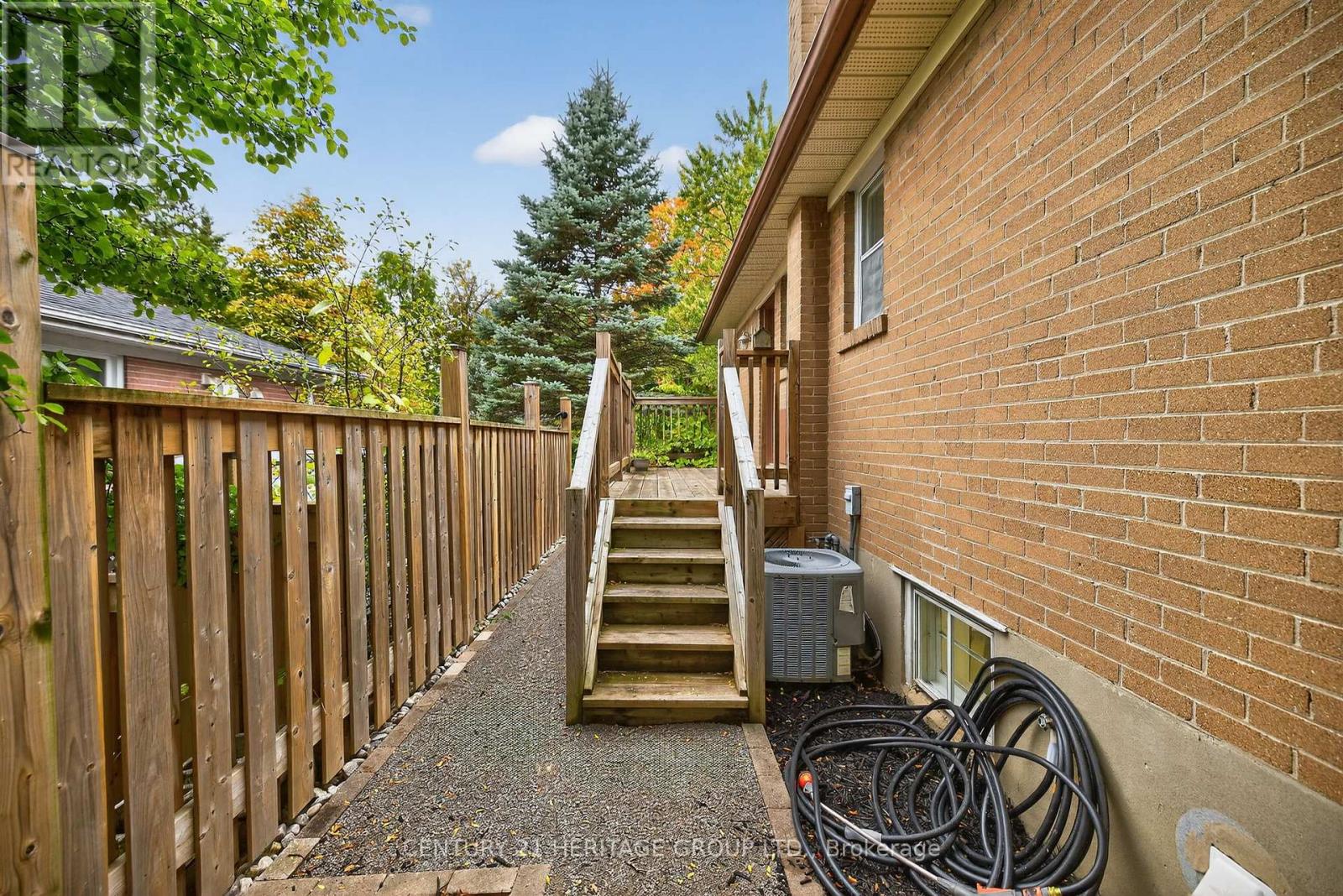49 Bayview Parkway, Newmarket, Ontario  L3Y 3W2 - Photo 41 - N12465081