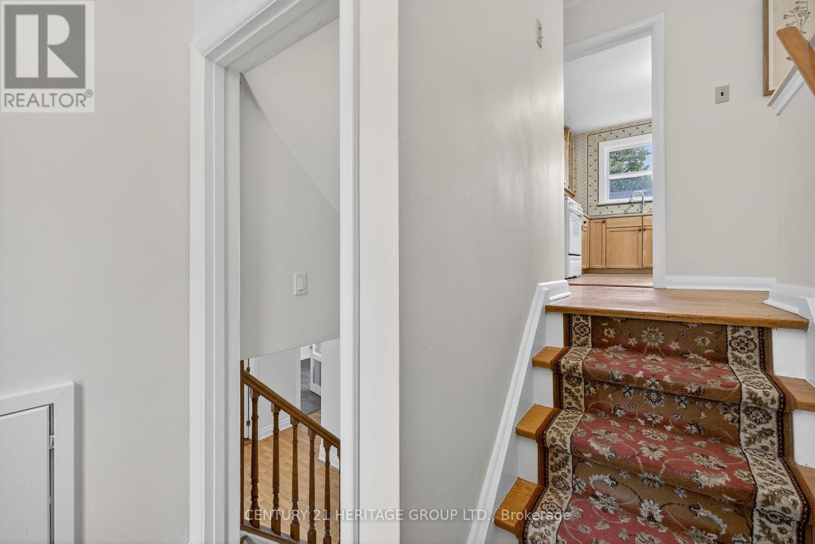 49 Bayview Parkway, Newmarket, Ontario  L3Y 3W2 - Photo 5 - N12465081