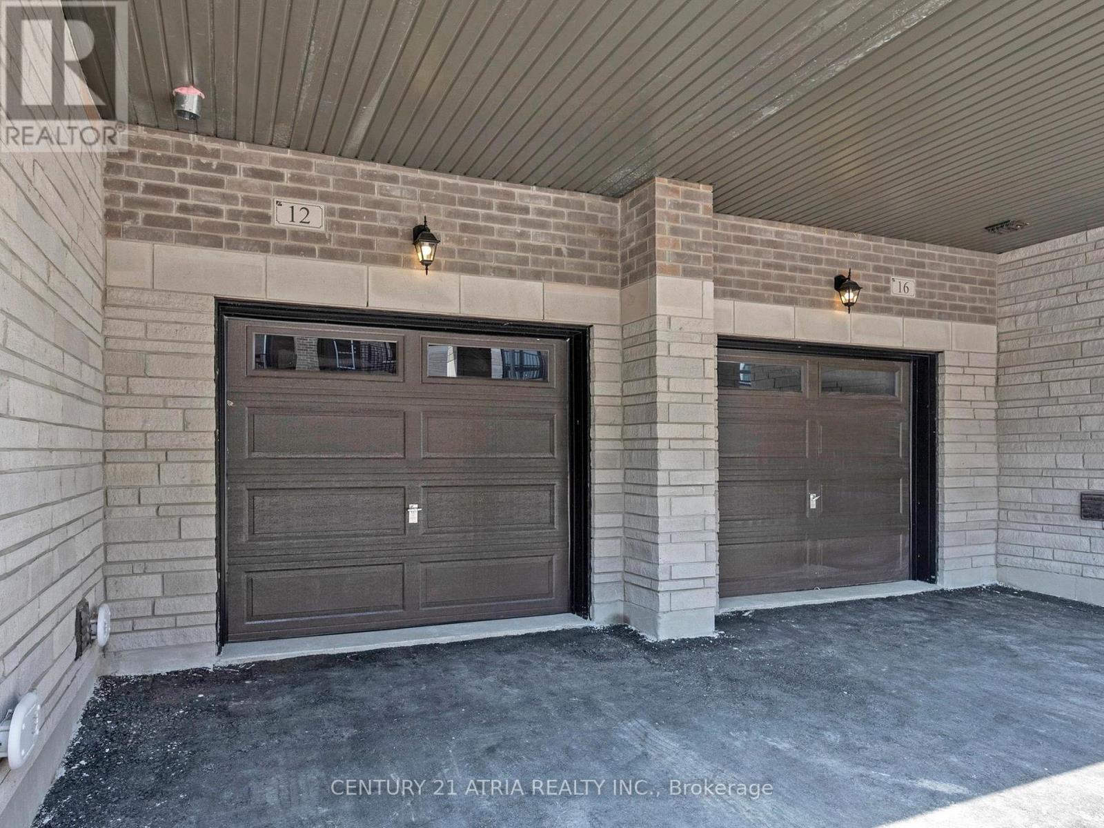 12 Gunton Street, Aurora, Ontario  L4G 4A9 - Photo 2 - N12465084