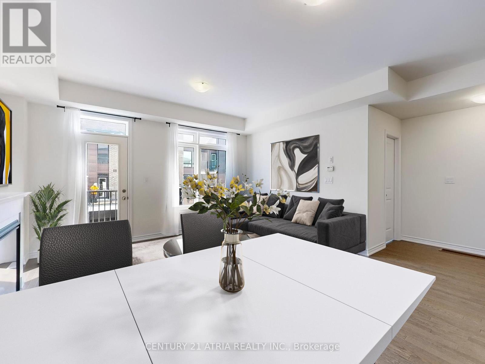 12 Gunton Street, Aurora, Ontario  L4G 4A9 - Photo 4 - N12465084