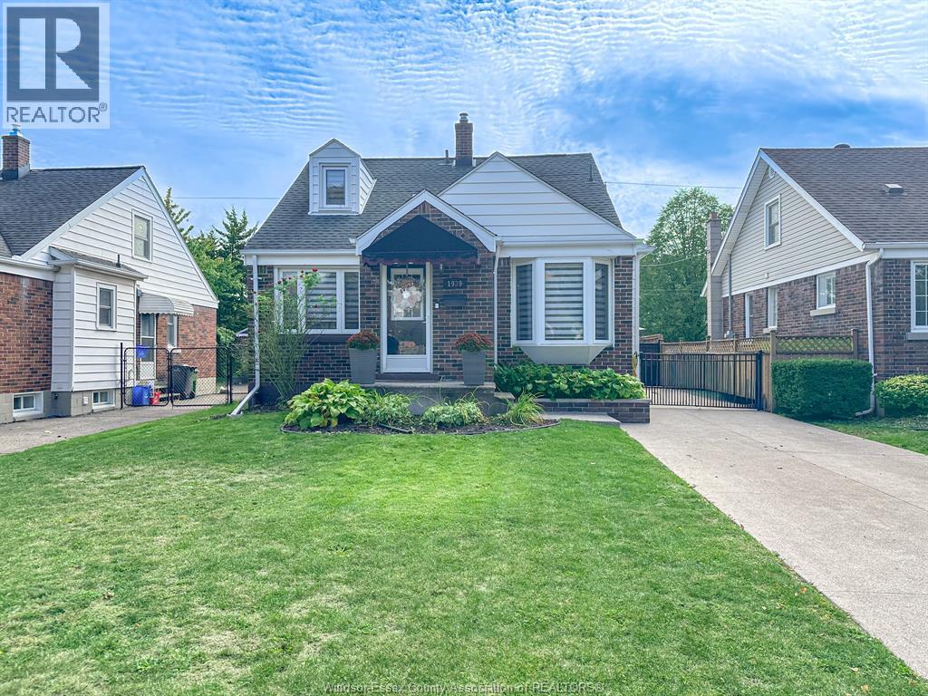 MLS# 25026261: 1939 ARRAS, Windsor, Canada