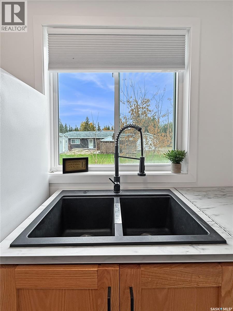 17 White Poplar Crescent, Candle Lake, Saskatchewan  S0J 3E0 - Photo 4 - SK020941