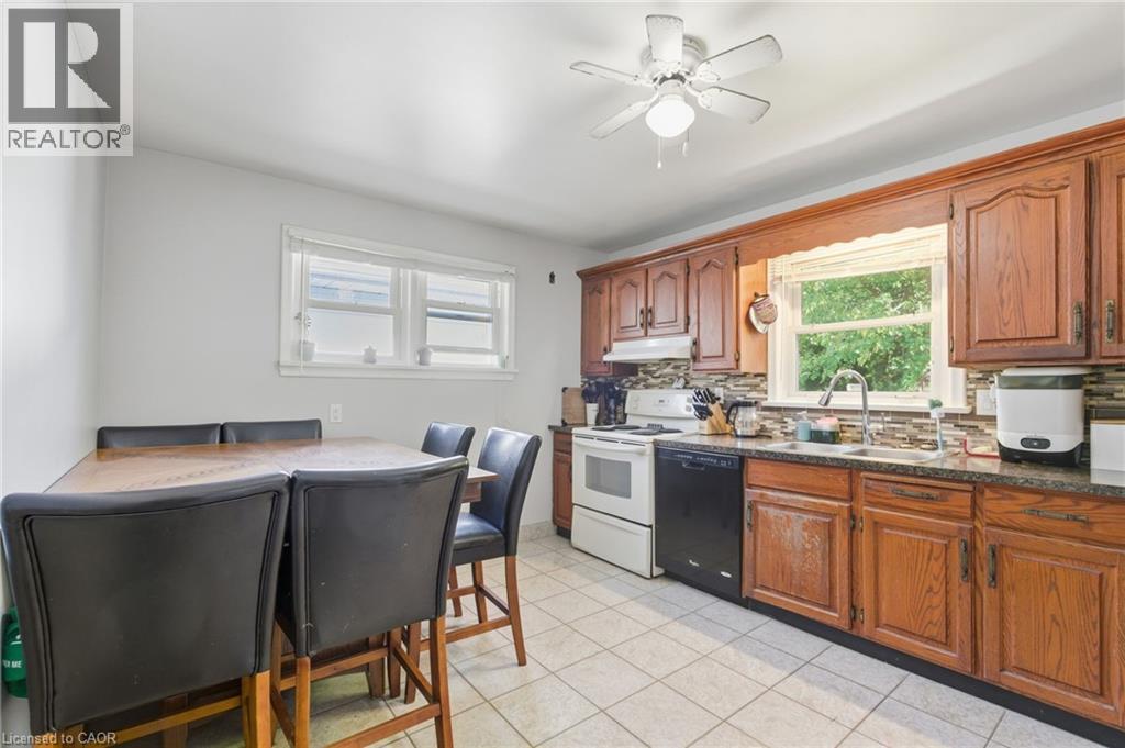 36 Woodelm Drive, St. Catharines, Ontario  L2M 4N3 - Photo 5 - 40779467