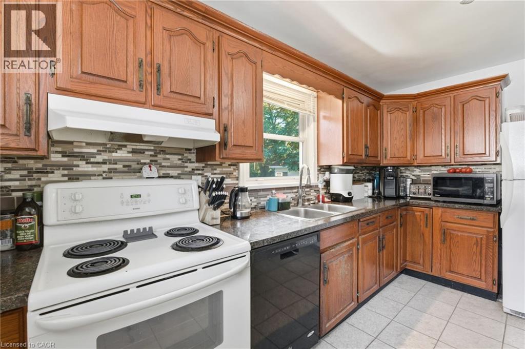 36 Woodelm Drive, St. Catharines, Ontario  L2M 4N3 - Photo 6 - 40779467