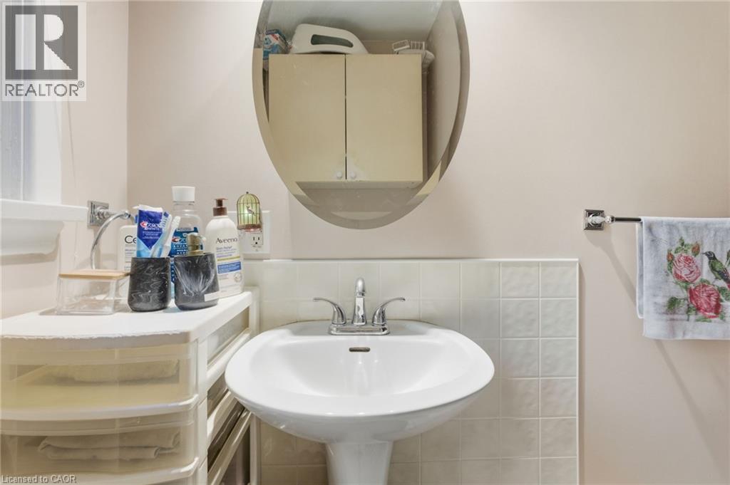 36 Woodelm Drive, St. Catharines, Ontario  L2M 4N3 - Photo 8 - 40779467