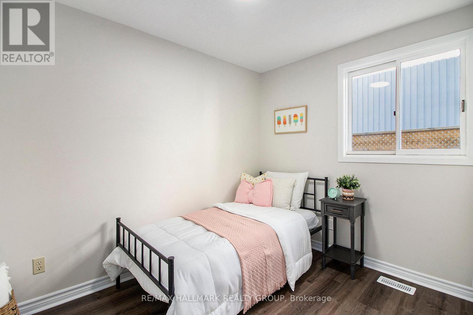 1118 Chateau Crescent, Ottawa, Ontario  K1C 2E1 - Photo 26 - X12464547