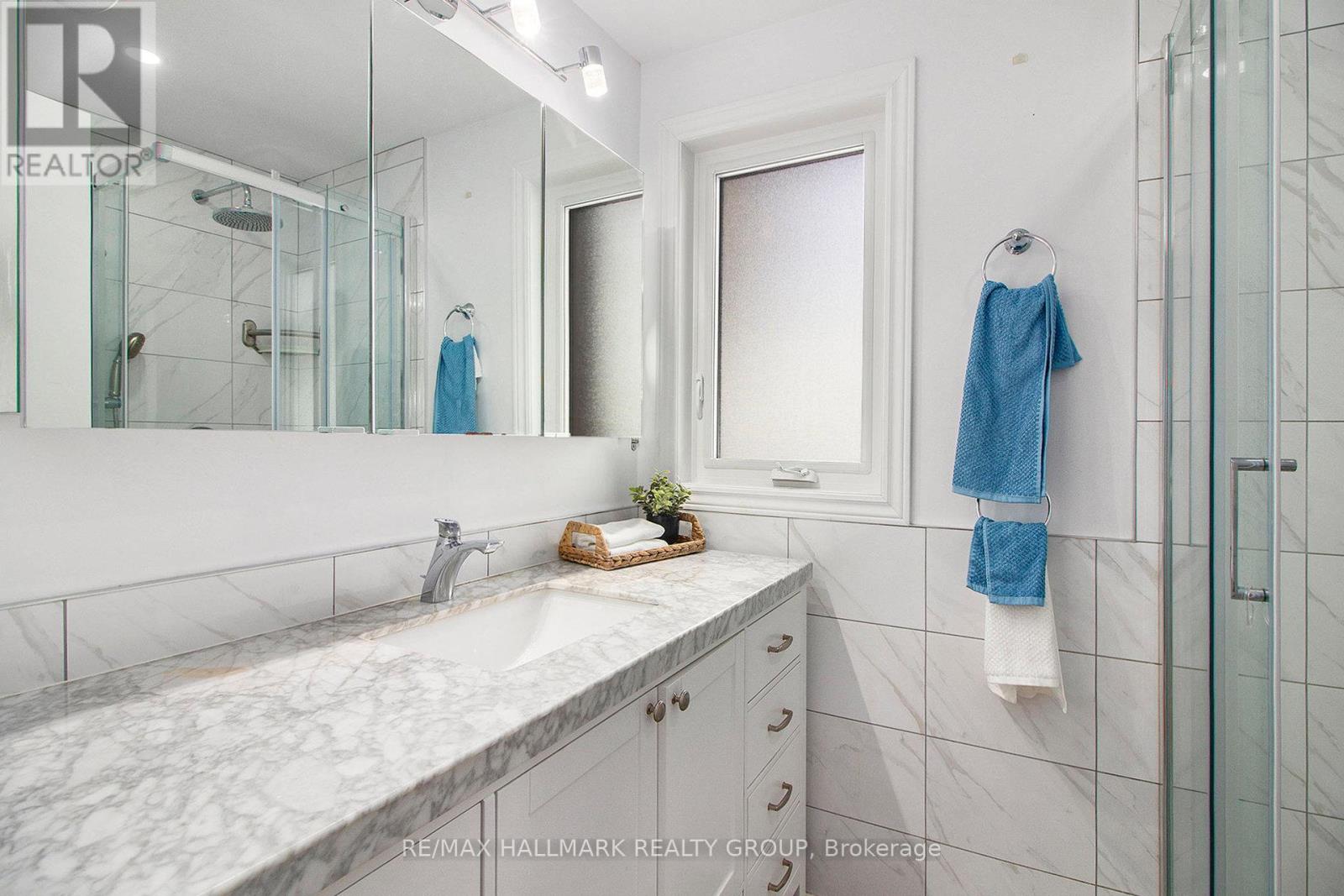 1118 Chateau Crescent, Ottawa, Ontario  K1C 2E1 - Photo 22 - X12464547