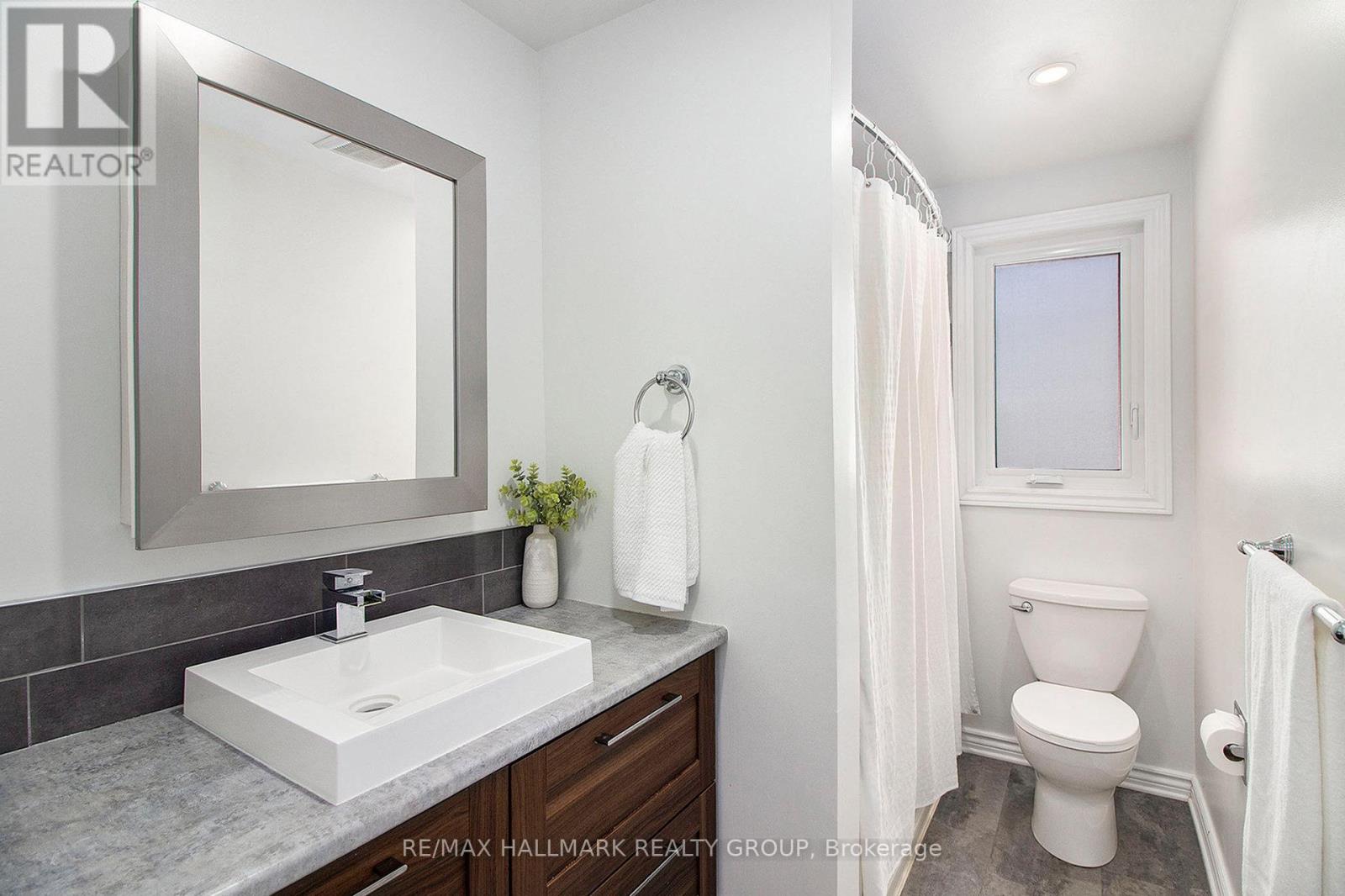 1118 Chateau Crescent, Ottawa, Ontario  K1C 2E1 - Photo 27 - X12464547