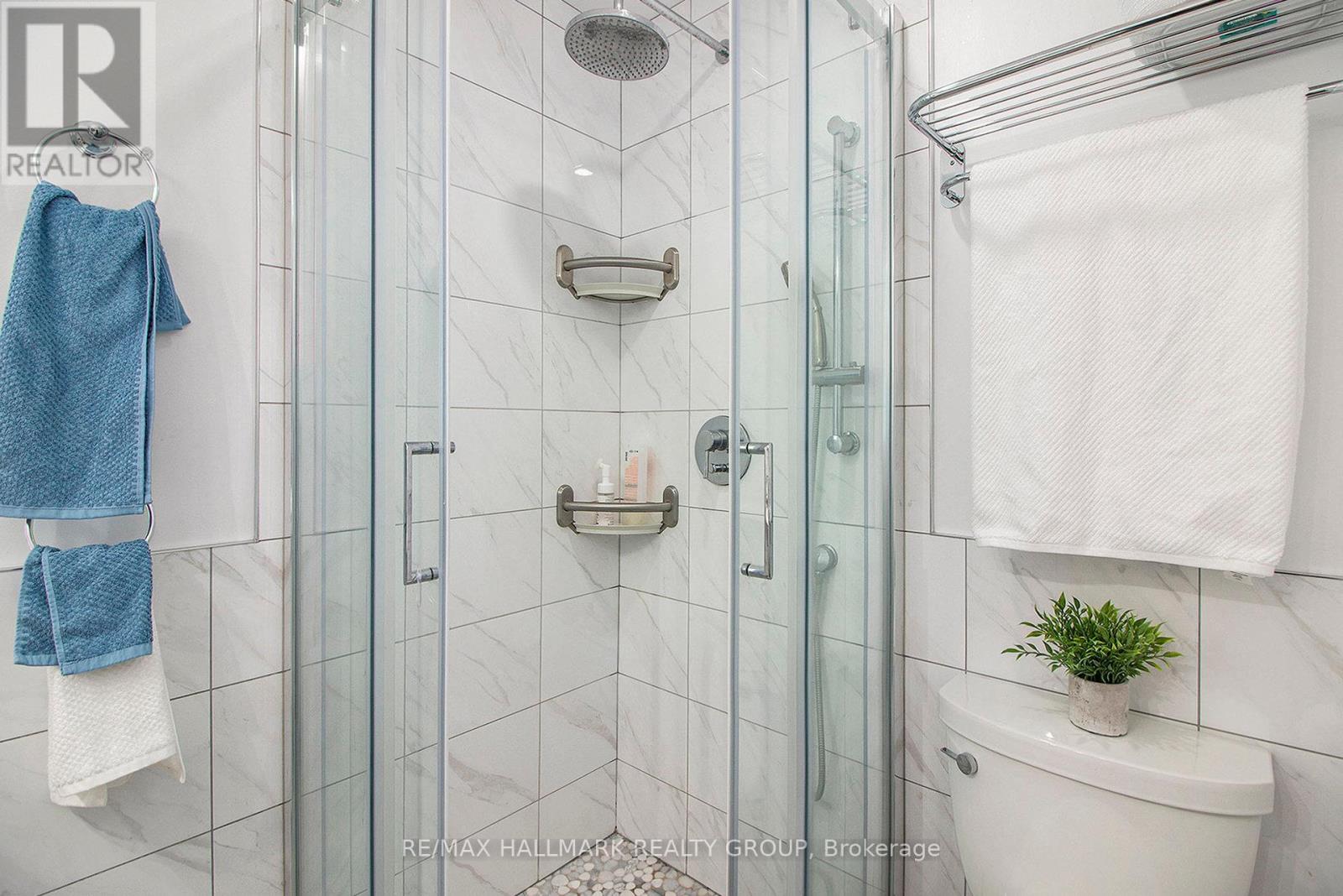 1118 Chateau Crescent, Ottawa, Ontario  K1C 2E1 - Photo 23 - X12464547