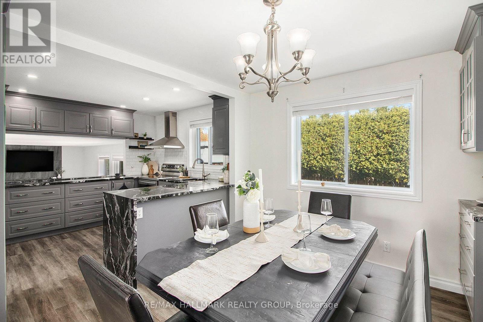 1118 Chateau Crescent, Ottawa, Ontario  K1C 2E1 - Photo 8 - X12464547