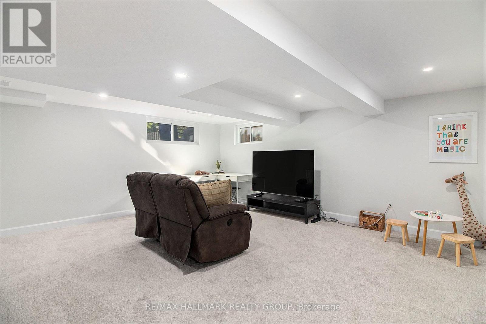 1118 Chateau Crescent, Ottawa, Ontario  K1C 2E1 - Photo 28 - X12464547