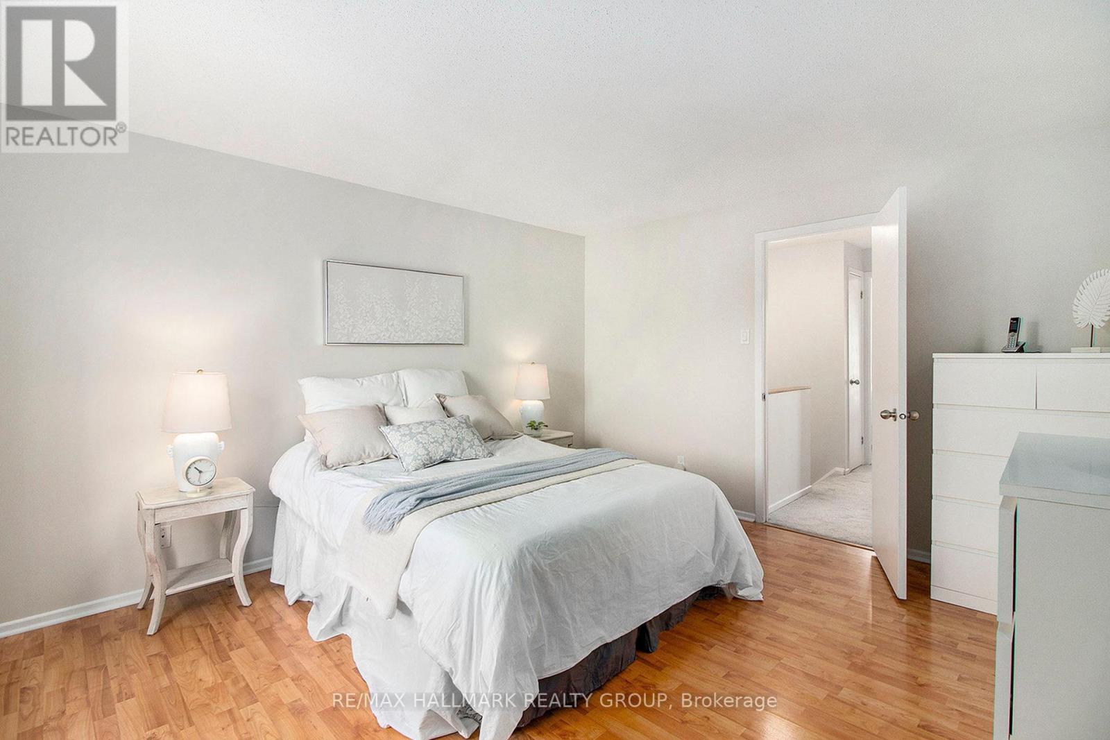 1118 Chateau Crescent, Ottawa, Ontario  K1C 2E1 - Photo 19 - X12464547