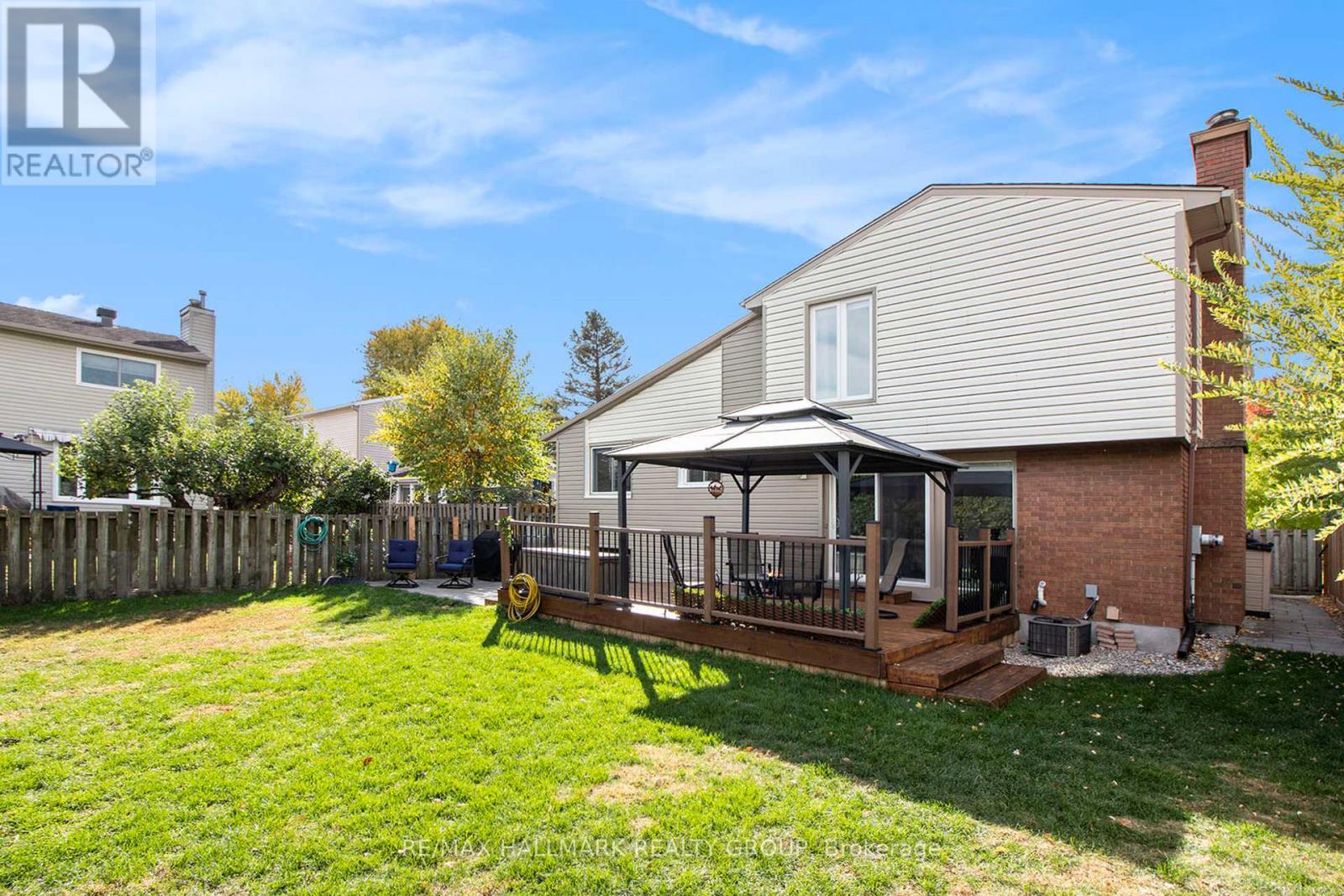 1118 Chateau Crescent, Ottawa, Ontario  K1C 2E1 - Photo 32 - X12464547