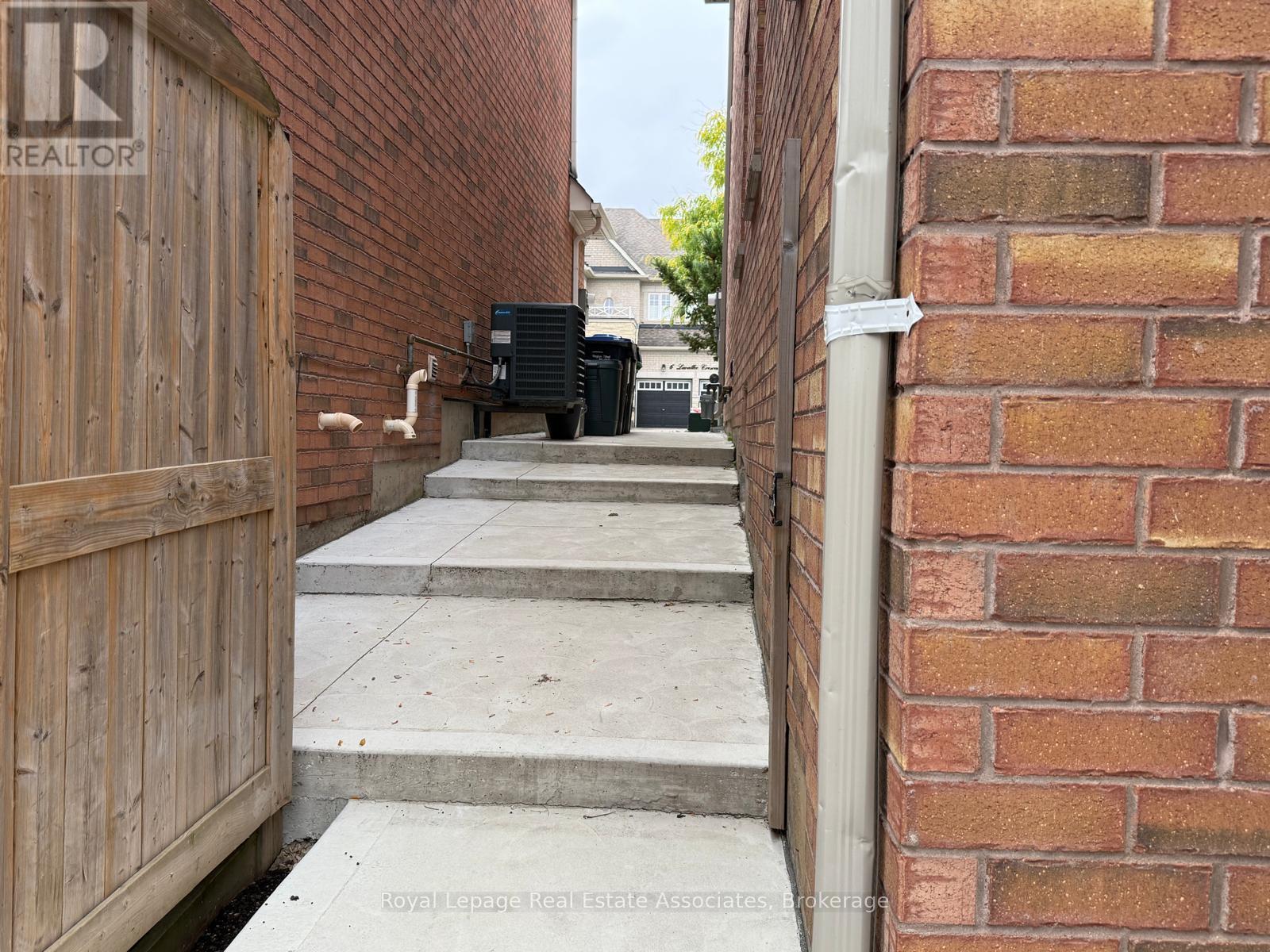 Bsmt - 7 Lavallee Crescent, Brampton, Ontario  L6X 3A1 - Photo 3 - W12464977