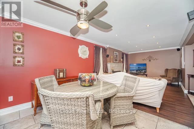 33 Corkett Drive, Brampton (Northwood Park), Ontario  L6X 3G1 - Photo 13 - W12464980