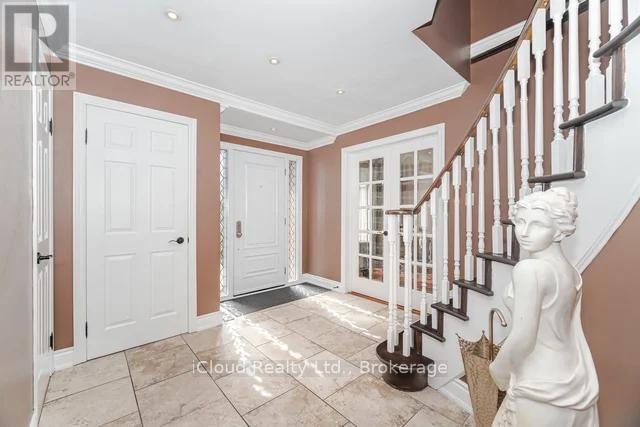 33 Corkett Drive, Brampton (Northwood Park), Ontario  L6X 3G1 - Photo 4 - W12464980