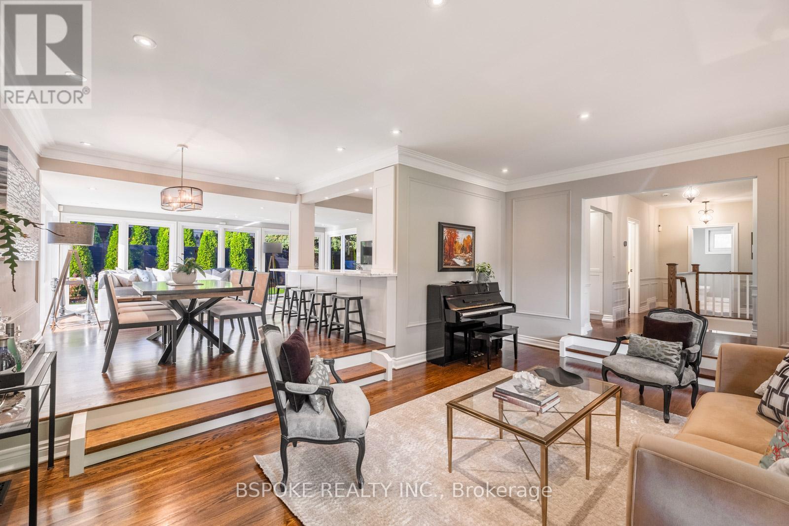 76 PRINCESS MARGARET BOULEVARD, Toronto, Ontario
