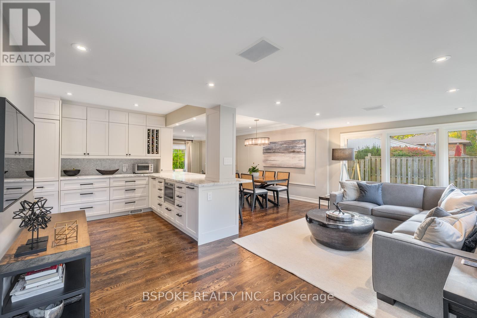 76 Princess Margaret Boulevard, Toronto (Princess-Rosethorn), Ontario  M9A 2A4 - Photo 19 - W12464992