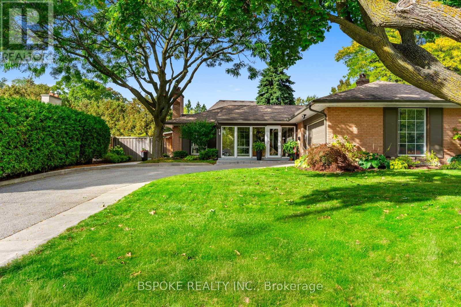 76 Princess Margaret Boulevard, Toronto (Princess-Rosethorn), Ontario  M9A 2A4 - Photo 2 - W12464992