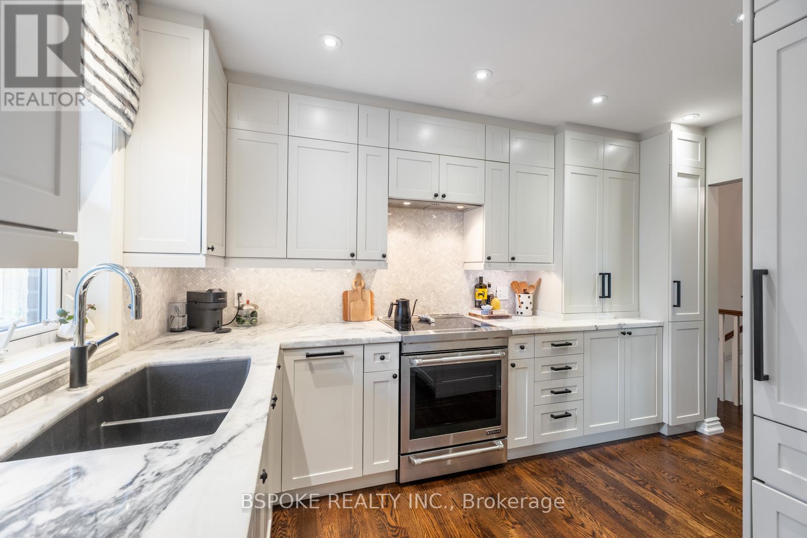 76 Princess Margaret Boulevard, Toronto (Princess-Rosethorn), Ontario  M9A 2A4 - Photo 21 - W12464992