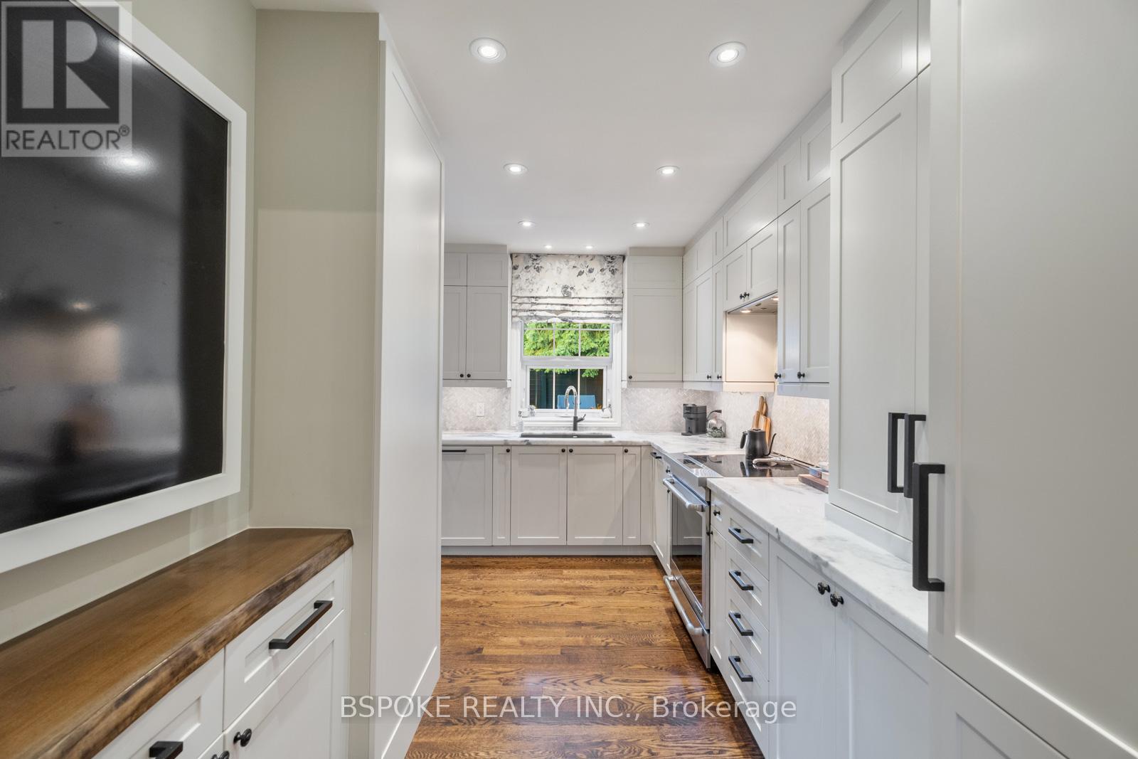 76 Princess Margaret Boulevard, Toronto (Princess-Rosethorn), Ontario  M9A 2A4 - Photo 23 - W12464992