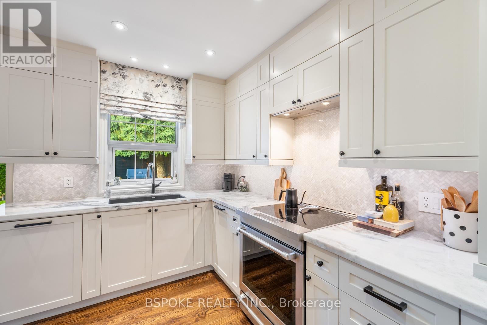 76 Princess Margaret Boulevard, Toronto (Princess-Rosethorn), Ontario  M9A 2A4 - Photo 24 - W12464992
